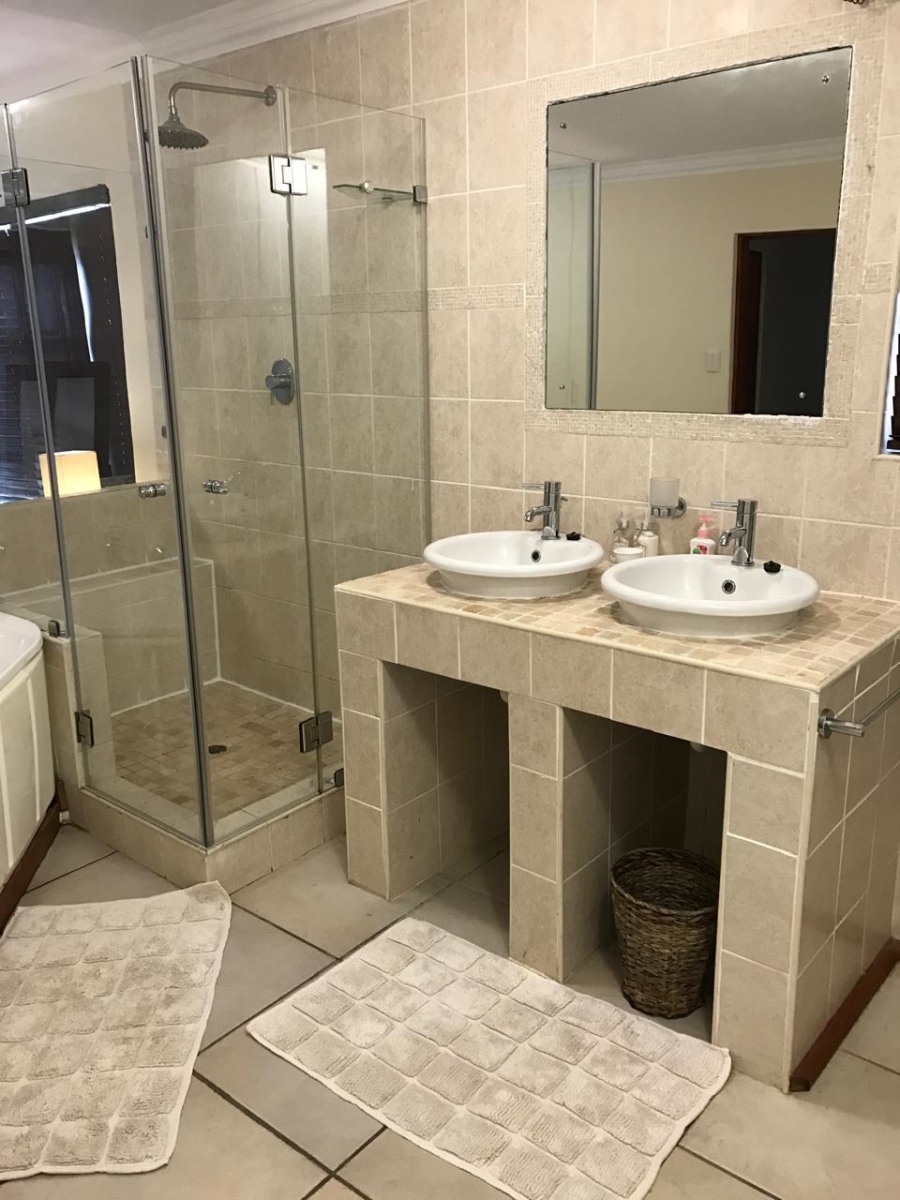 To Let 3 Bedroom Property for Rent in Dana Bay Western Cape